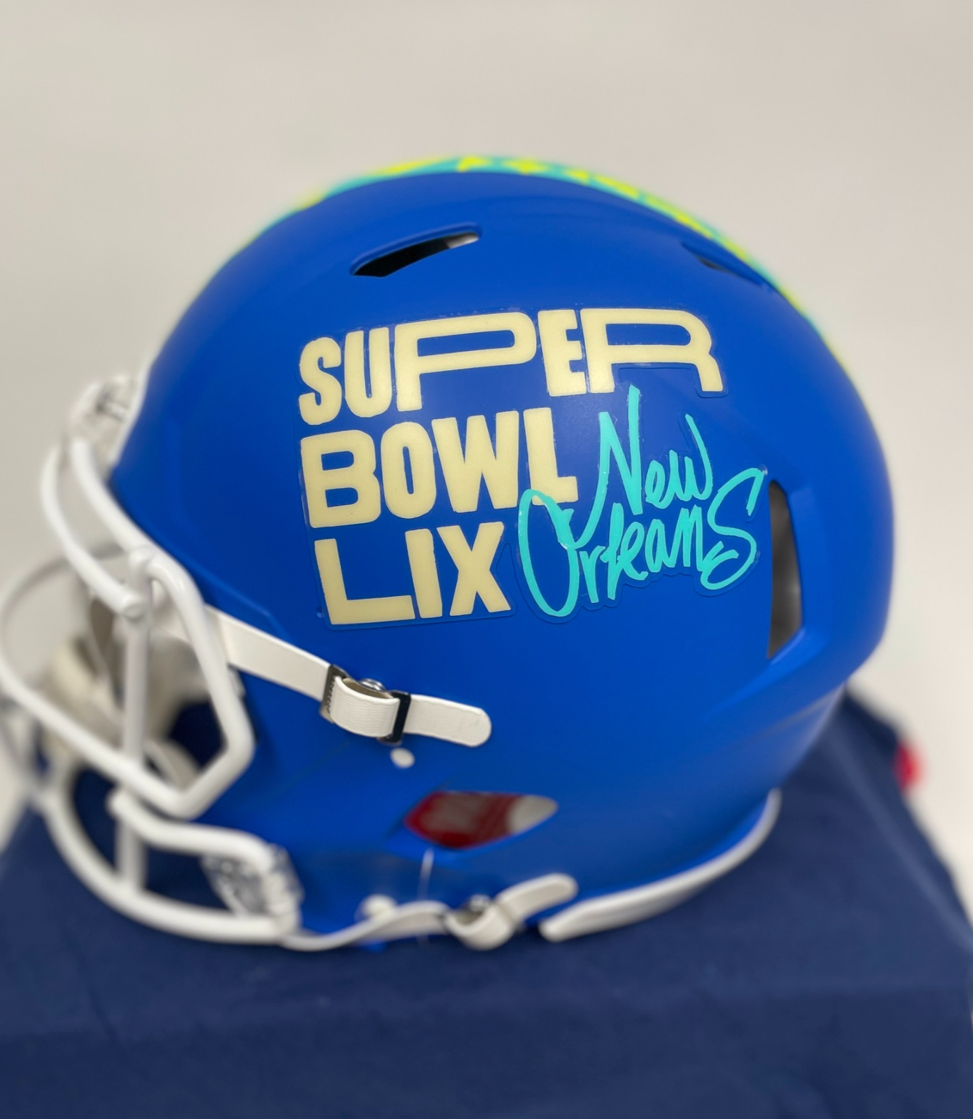 Multi-Auto Philadelphia Eagles Super Bowl LIX Special Edition Helmet (Hurts, De